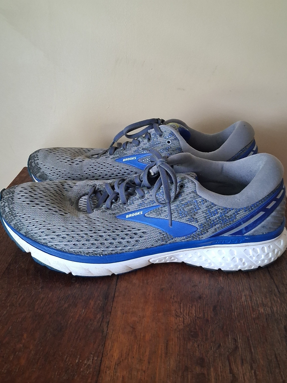 Brooks Mens Ghost 11 1102881D006 Gray Blue Running Shoes Sneakers; Size 12